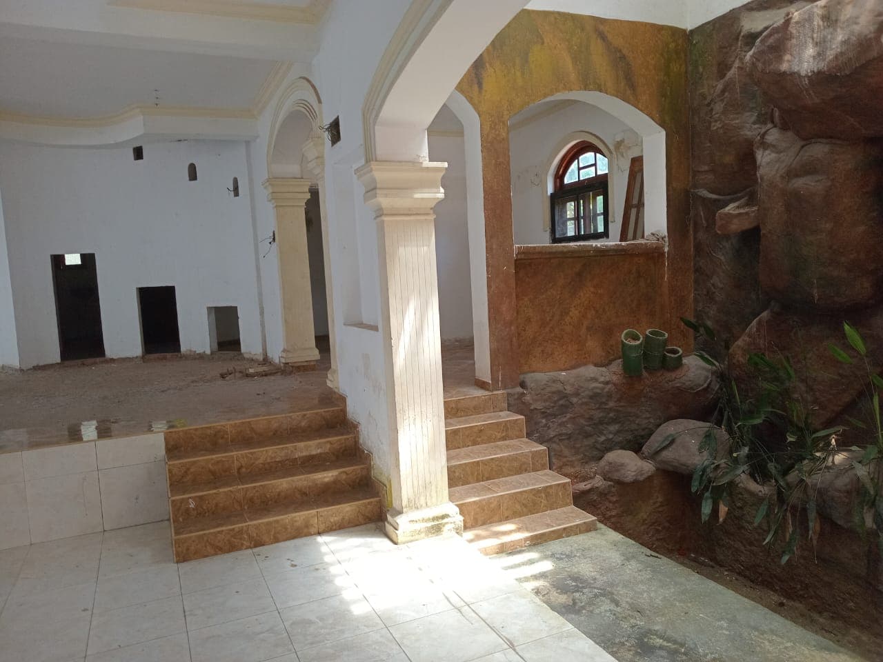 3 STORY BUILDING IN PRIME NUGEGODA LOCATION FOR SALE  4